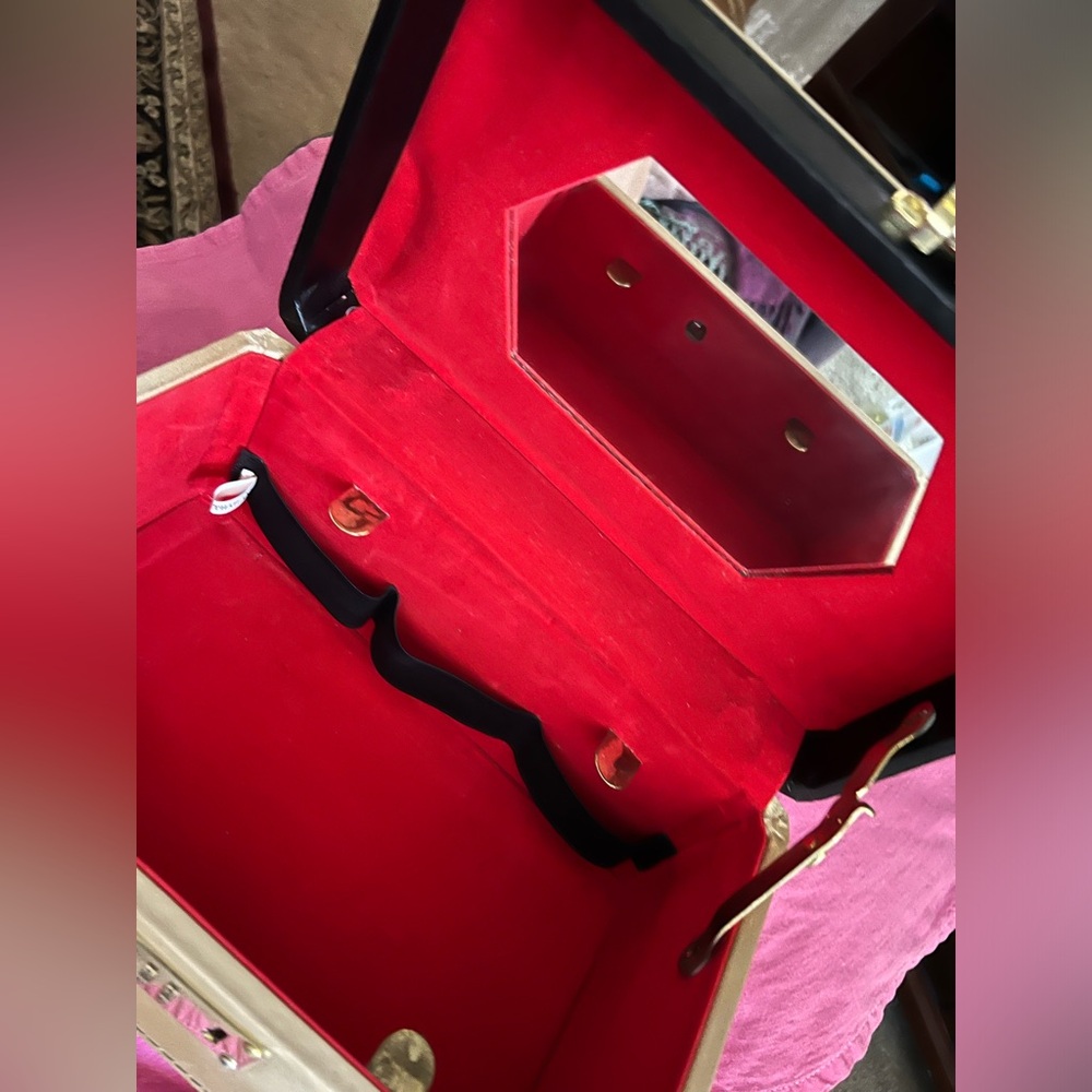 Jewelry Box - Picture 2 of 14